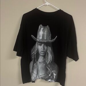 Beyonce  RWT2023 Tour Black Graphic T-Shirt Cropped Outside all summer